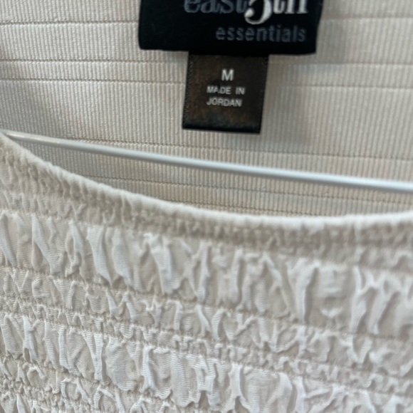 Ribbed White Medium Top - Picture 2 of 3